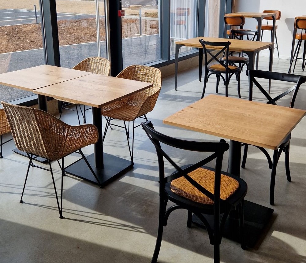 Vue sur les tables du restaurant